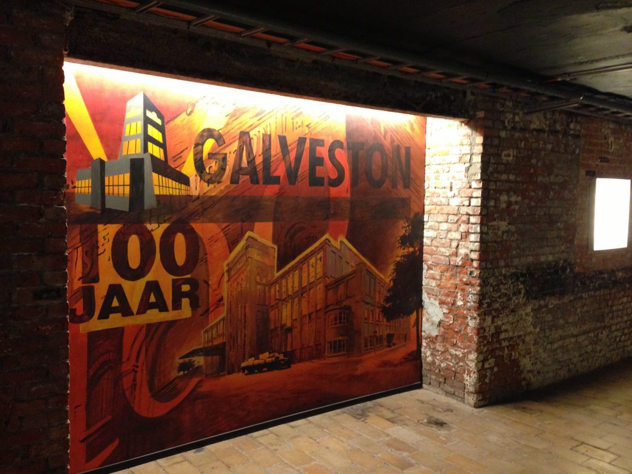 Image of the entrance of the Galveston building in Gent